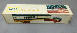 Vintage 1976 Hess Oil & Gas Company Collectible Semi - Trailer Truck 8