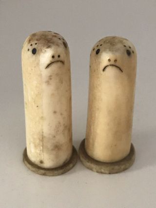 Vtg Carved Wood Inuit Eskimo Seal Salt & Pepper Shakers Scrimshaw