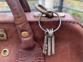 Rare Vintage Leather Gladstone Bag Stamped ER with keys 2 available 3