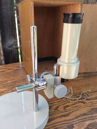 Vintage Bulova Microloupe / Microscope Model 9020,  in Case. 7