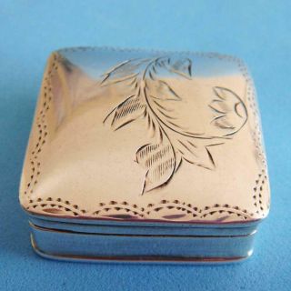 L@@k Lovely Vintage Sterling Silver Nature Plants Engraving Snuff Pill Box