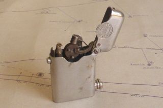 Vintage 1920 ' s THORENS SINGLE CLAW petrol lighter Swiss made. 4