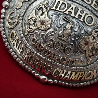 VINTAGE TROPHY RODEO BUCKLE 2010 BOISE IDAHO CALF ROPING CHAMPION Signed 527 3