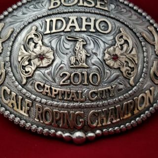 VINTAGE TROPHY RODEO BUCKLE 2010 BOISE IDAHO CALF ROPING CHAMPION Signed 527 7
