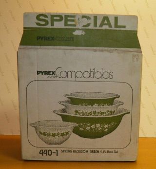 Nos Box 4pc Vintage Pyrex Set Bowls Spring Blossom Crazy Daisy 440 - 1 Green