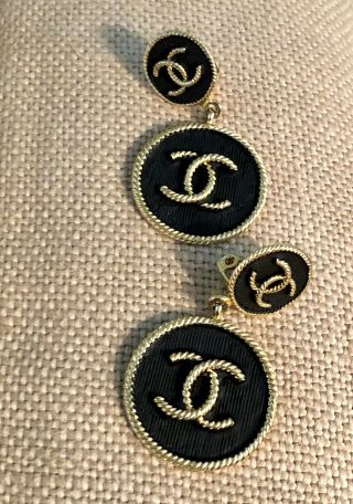 Chanel Cc Logo Clip On Earrings - Black And Gold - Vintage - France
