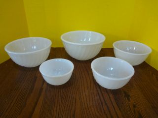Vintage Set Of 5 Fire - King White Swirl Nesting Bowls Fast S/h