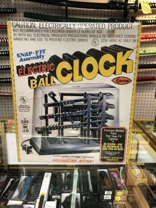 Vintage 1978 Arrow Handicraft Corporation Electric Ball Clock -