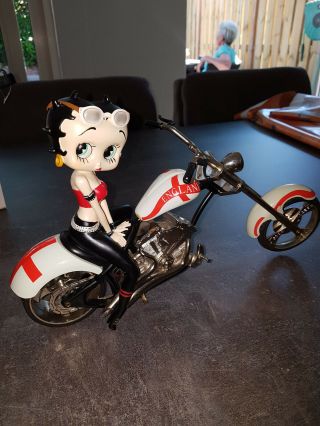 Extremely Rare Betty Boop Sitting Sexy On Her England Motorbike Figurine Statue