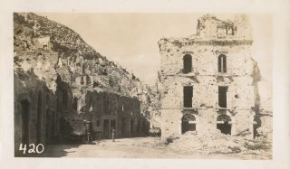 Wwii 1944 Gis Cassino Italy Photo 420 German Tank That Did Not Get Away In City