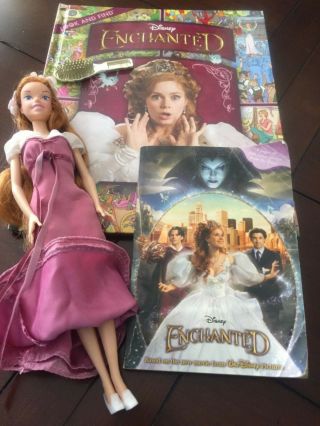 Vintage Disney Enchanted Giselle Doll With Story Book And Melamine Dishes