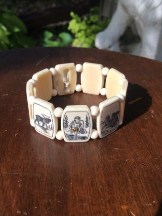 Vtg Alaska Souvenir Scrimshaw Story Panel Bracelet Signed Apodruk Gold Nugget