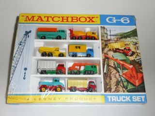 RARE MATCHBOX G - 6 TRUCK GIFT SET BOX // VEHICULES 4