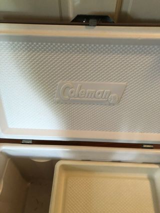 Vintage Coleman Metal Cooler 1960 ' s Two Tone Tan Brown Ice Box w/ Tray Latch 6