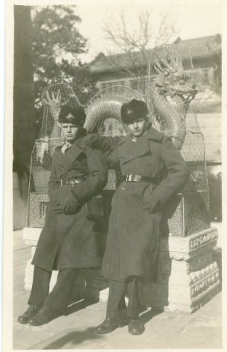 4th “china” Marine Division - 1937 Sino - Japanese War: Marines With Chinese Statue