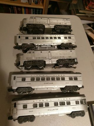 Vintage Model Train Railroad Lionel Set 2023 Locomotive (x2) 2421 2422 2423