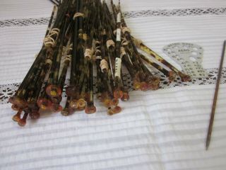 27 PRS VINTAGE FAUX TORTOISESHELL KNITTING NEEDLES & GAUGE & OPEN ENDED 4