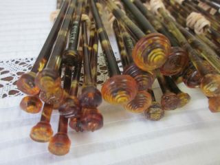 27 PRS VINTAGE FAUX TORTOISESHELL KNITTING NEEDLES & GAUGE & OPEN ENDED 5