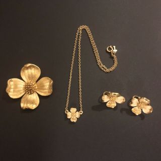 Vintage Crown Trifari Gold Tone Dogwood Flower Necklace,  Brooch Earrings Set