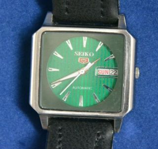 Vintage SEIKO 5 Men ' s Automatic Wristwatch 3