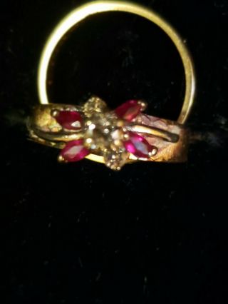 Vintage 14K Yellow Gold Diamond & Ruby Wedding Ring Set Sz.  6.  0.  Enduring 8
