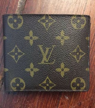 Vintage Louis Vuitton Monogram Bi - Fold Wallet Leather
