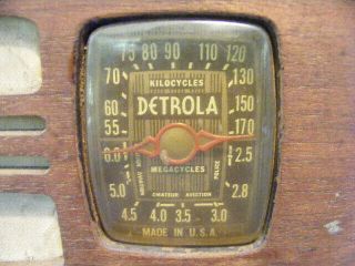 Vintage 1939 Detrola AM & Shortwave Tube Radio 3202,  Wood Case Bakelite Knobs 2