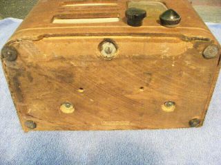 Vintage 1939 Detrola AM & Shortwave Tube Radio 3202,  Wood Case Bakelite Knobs 6