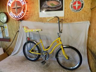 1970s John Deere Banana Seat Bicycle Vintage Girls Muscle Bike Stingray Yellow