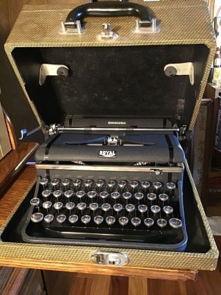 Vintage 1941 Portable Royal Companion Black Typewriter Tweed Case Glass Key