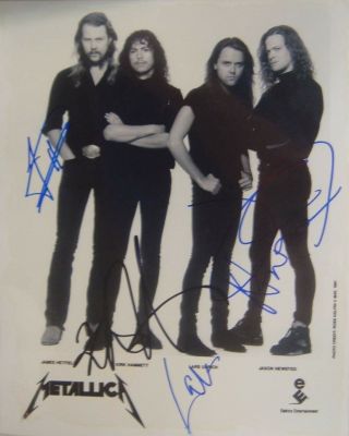Metallica - Vintage Promo 8 X 10 Autographed By All