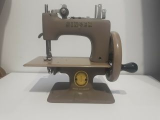 Rare Tan 1953 Vintage 20 - 10 Sewhandy Singer Sewing Machine Made In Canada