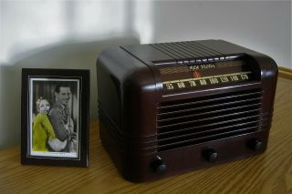 Restored Vintage Rca Model 15x Bakelite Table Radio From 1946