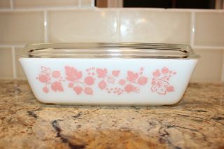 Vintage Pyrex Gooseberry Pink on White Complete Refrigerator Dish Set w/lids EUC 3