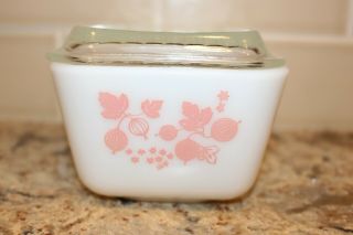 Vintage Pyrex Gooseberry Pink on White Complete Refrigerator Dish Set w/lids EUC 7