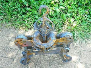 Antique Vintage Cast Iron " Leader " Barn Loft Hay Trolley W/center Drop Pulley