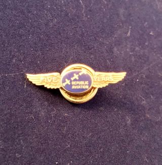 Vintage Republic Aviation 5 Year Service Wings Pin 10 Kt Gold Flight Wings