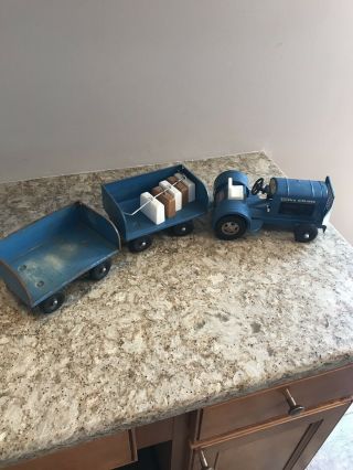 Vintage Tonka Airlines Tug Tractor With Trailer And Luggage -