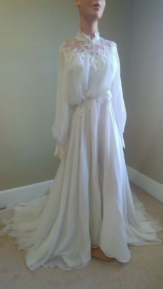 Vintage Romantic Long Sleeve White Pearl And Lace Embellished Wedding Dress