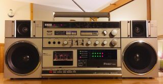 Huge Vintage Aiwa Ca - 100hg Boombox Ghettoblaster Radio Cassette Aux