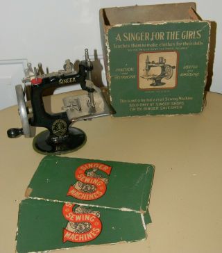 Vtg Antique Mini Singer Hand Crank Sewing Machine For Girls With Bad Box