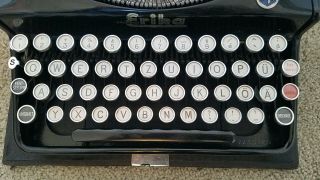 1939 Seidel & Naumann Erika 5 Tab Typewriter vintage white German keys case 2