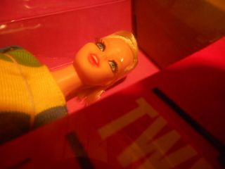 vtg mattel 1967 twiggy doll nos in the box 10