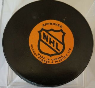 VINTAGE VICEROY OFFICIAL GAME PUCK CHICAGO BLACKHAWKS 1977 - 83 RARE OLD BEAUTY 3