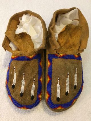 Vintage Native American Indian Beaded Moccasins 3 Feathers