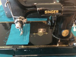 Vintage 1950 Singer Featherweight 221 Sewing Machine With Case
