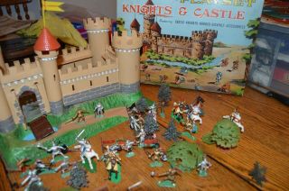 Marx Miniature Knights And Castle Playset Vintage 1960 