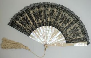 Antique Black Chantilly Lace Mother Of Pearl French Hand Fan -