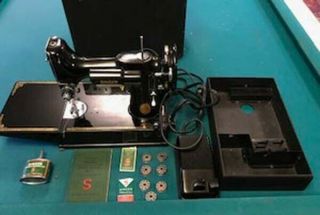Vintage Singer 221 - 1 Portable Sewing Machine W/attachments & Case