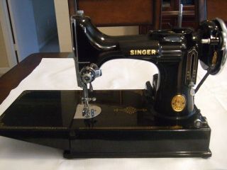 Feather Weight Singer Sewing Machine Vintage 1941 Sn Af754110 Scroll Wwii